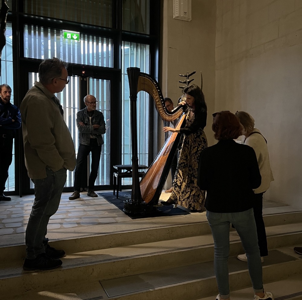 Iris Torossian pendant la nuit des musées à l'abbaye de Fontevraud